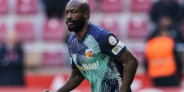 Stephane Bahoken toplam kaç gol attı aslen nereli hangi takımdan geldi hangi takımlarda oynadı?