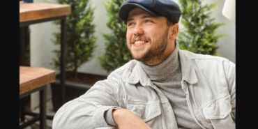 Tolga Sarıtaş aslen nereli burcu ne boy kilo kaç evli mi eşi sevgilisi kim hangi dizilerde filmlerde oynadı?