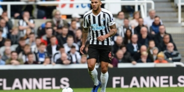 Jamaal Lascelles aslen nereli hangi takımlarda oynadı toplam kaç gol attı hangi takımda oynuyor?