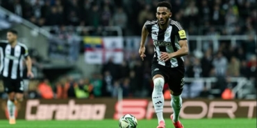 Lloyd Kelly aslen nereli hangi takımda oynuyor hangi takımlarda oynadı toplam kaç gol attı?