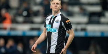 Matt Targett aslen nereli hangi takımda oynuyor hangi takımlarda oynadı toplam kaç gol attı?