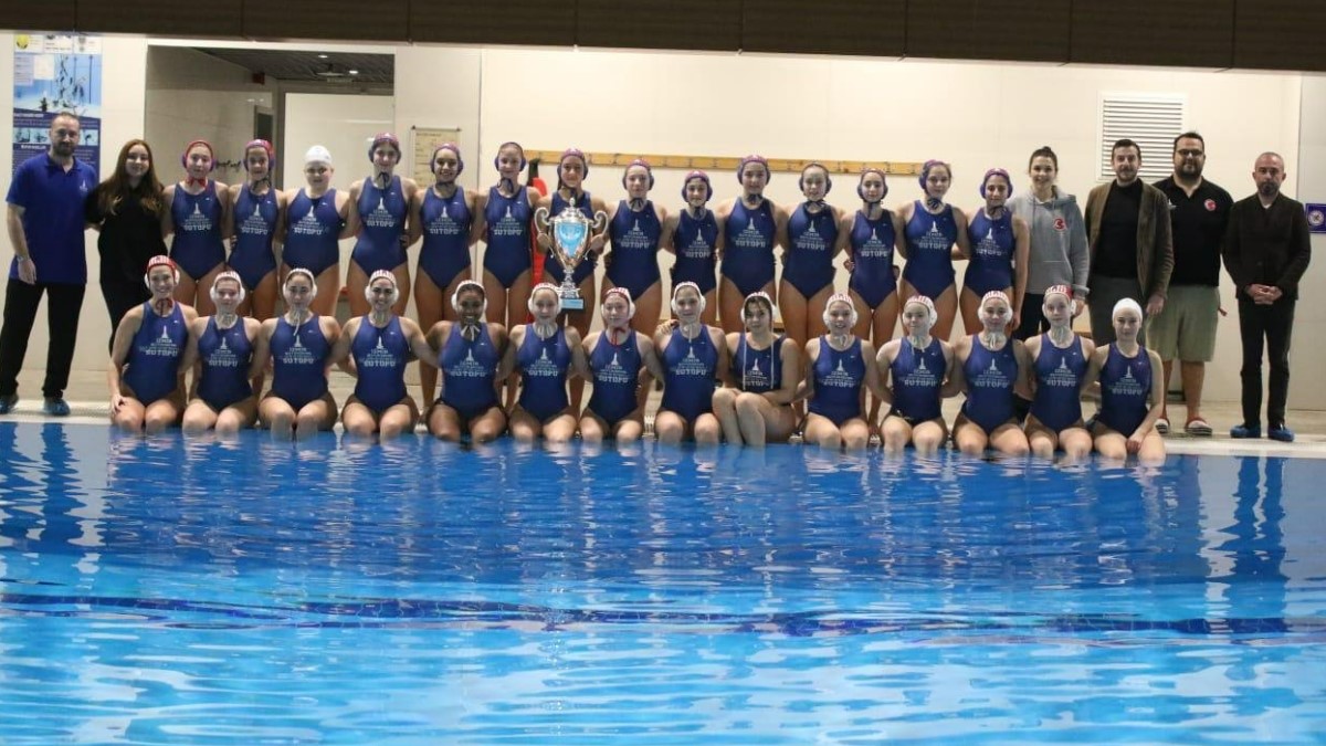 izmir-kadin-sutopu-takimi