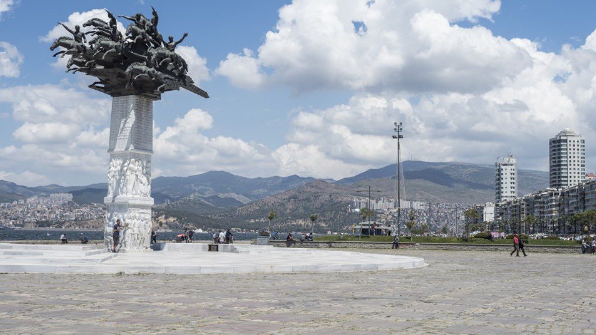 izmir-gundogdu-meydani-nerede-nasil-gidilir