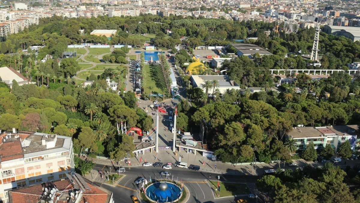 iizmir-kulturpark-holler-kalkacak