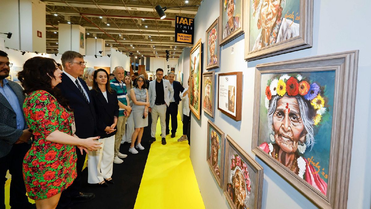 izmir-sanat-ve-antika-fuari-2025