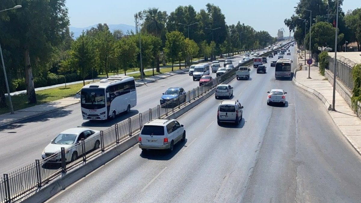 izmir-trafige-kayitli-arac-sayisi-ne-kadar