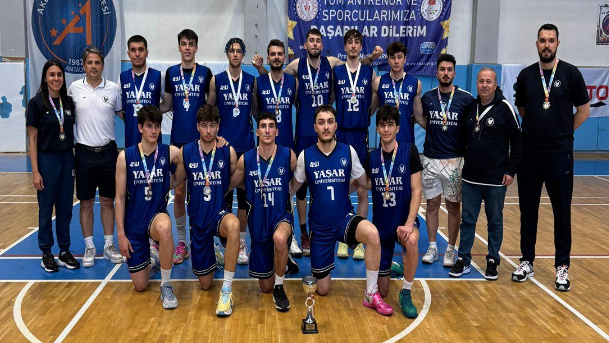 izmir-yasar-universitesi-erkek-basketbol-takimi