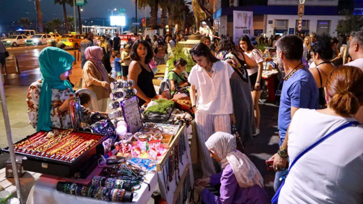 karsiyaka-el-emegi-gece-pazari