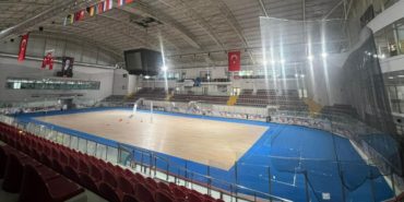 bornova-asik-veysel-rekreasyon-alani-buz-sporlari-salonu