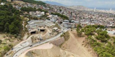 buca-onat-tuneli-yikilan-evler