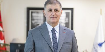 izmir-buyuksehir-belediye-baskani-cemil-tugay