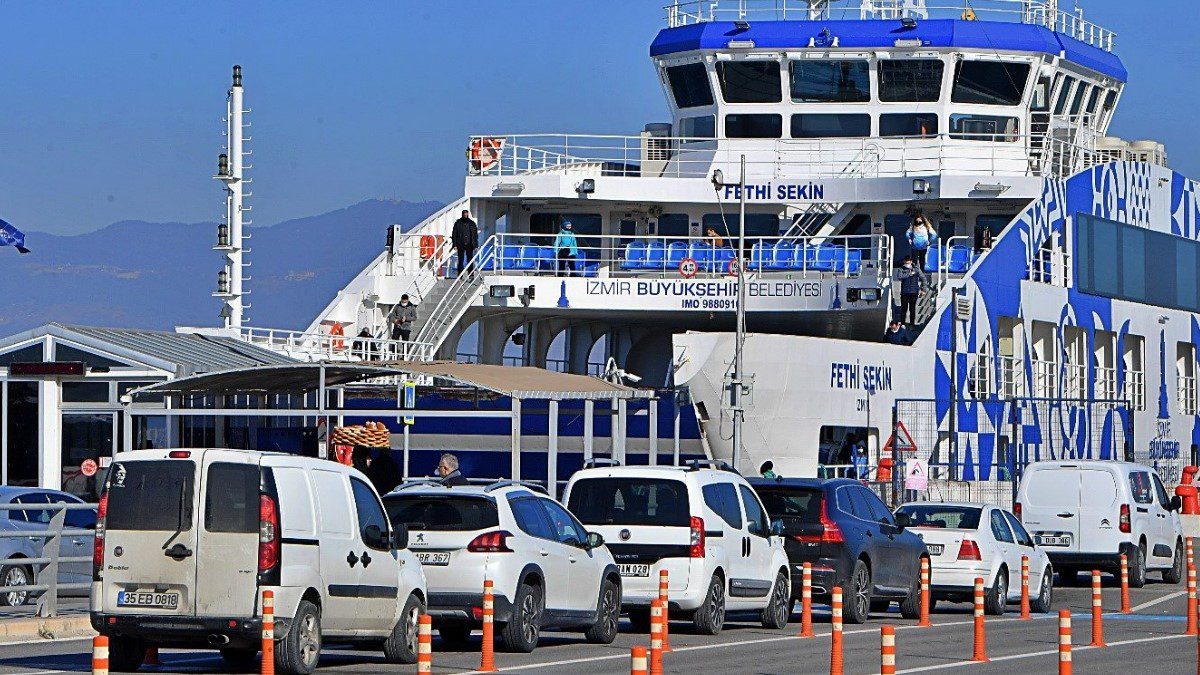 izmir-izdeniz-feribot-fiyatlari-2025-sefer-saatleri-arabali-vapur-ucret-tarifesi