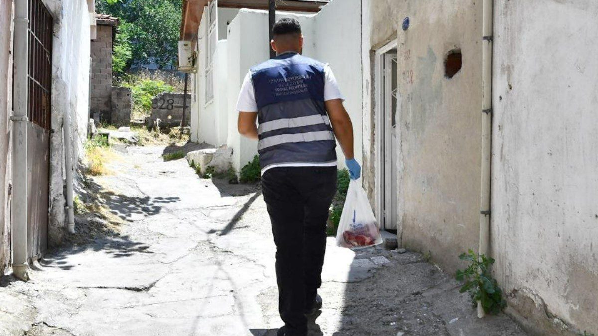 izmir-kurban-eti-dagitimi