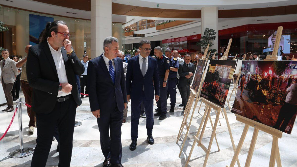 15-temmuz-fotograf-sergisi-izmir