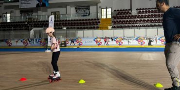 buz-sporlari-salonu-tekerlekli-paten-egitimi