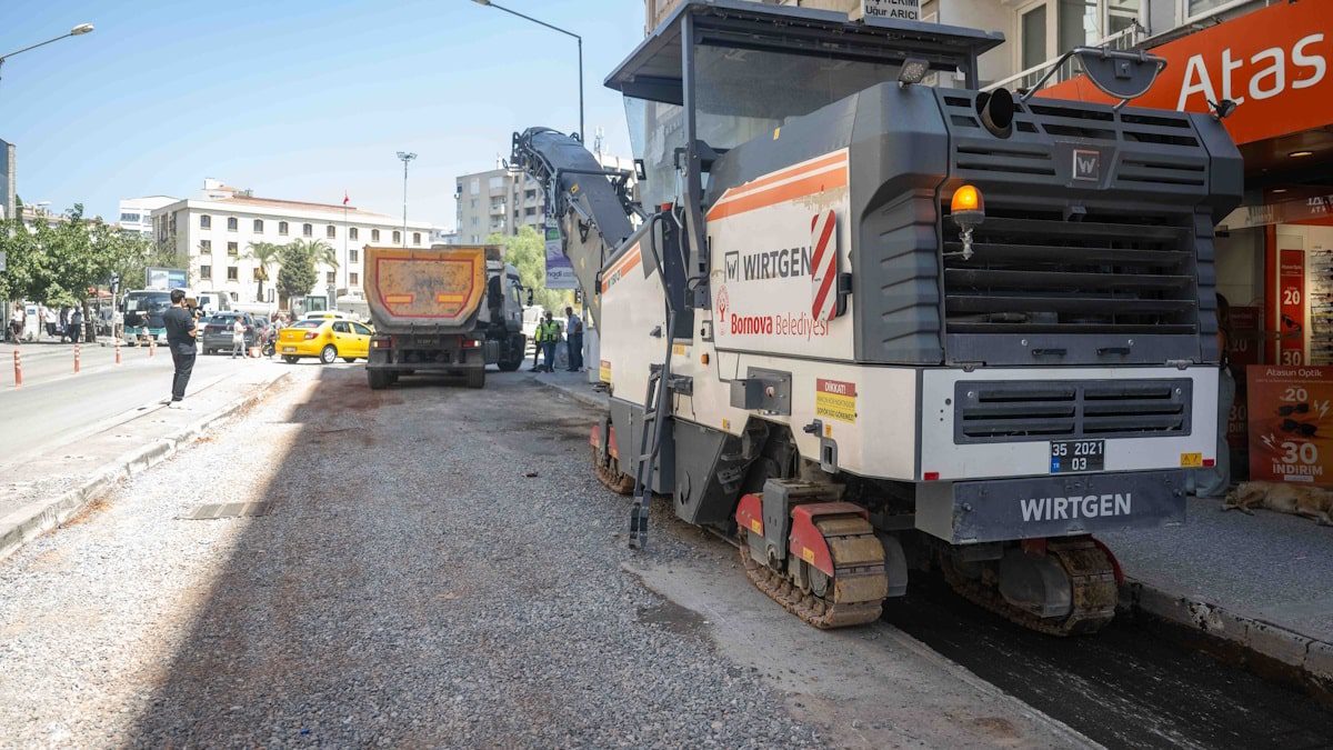 bornova-mustafa-kemal-caddesi