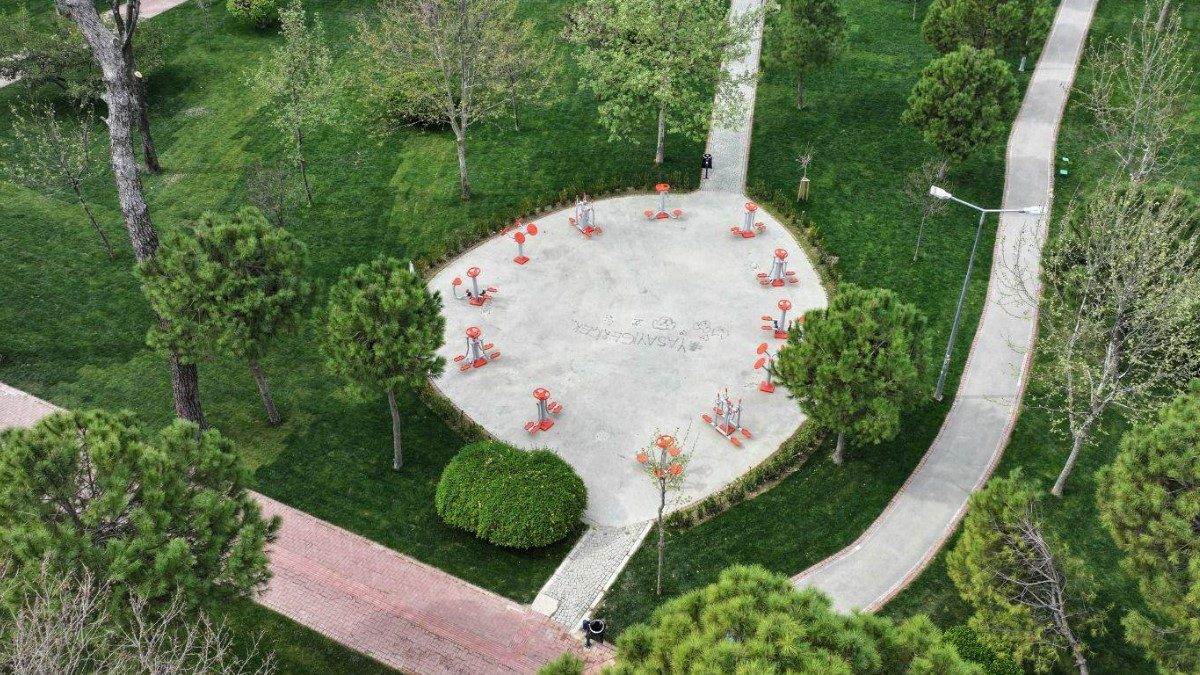 buca-hasanaga-bahcesi-parki-yenilendi