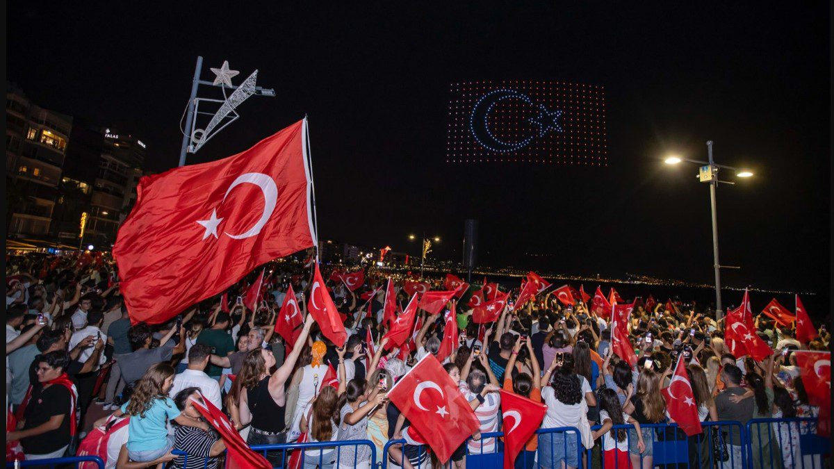 izmir-30-agustos-etkinlikleri-konserleri-2025