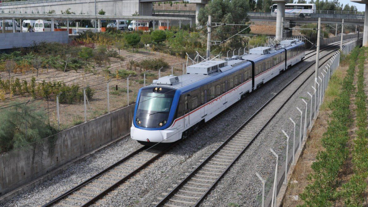 izmir-izban-90-dakika-aktarma-halk-tasit-uygulamasi-2025