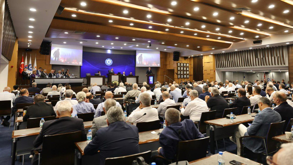 izmir-orman-yanginlari-felaket-degil-cinayet