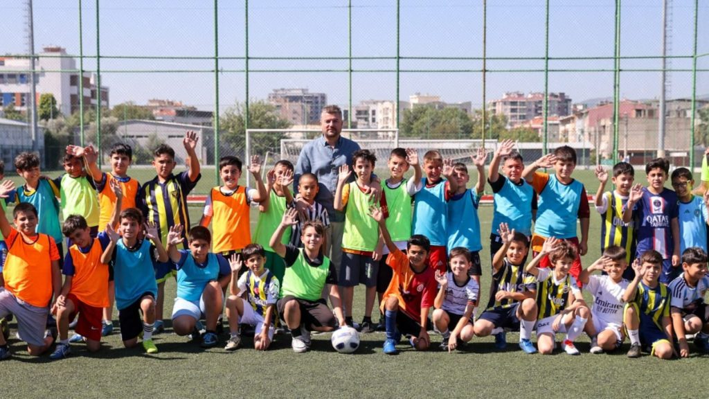 İzmir Buca kick boks futbol kursları yeni dönem kayıtları ücretsiz olarak başlıyor.
