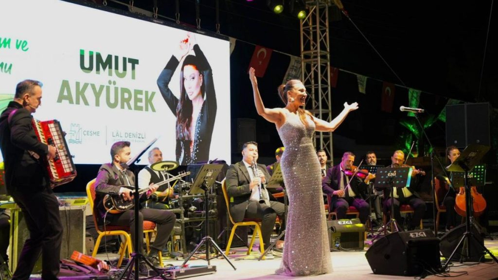 İzmir Çeşme 10. Ovacık Tarım ve Sakız Koyunu Festivali Ovacık Meydanı’nda yapıldı.