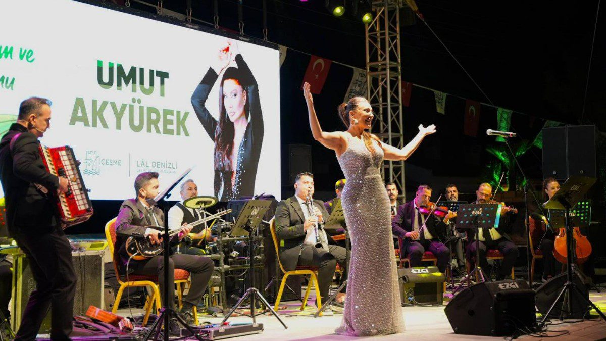 İzmir Çeşme 10. Ovacık Tarım ve Sakız Koyunu Festivali Ovacık Meydanı’nda yapıldı.