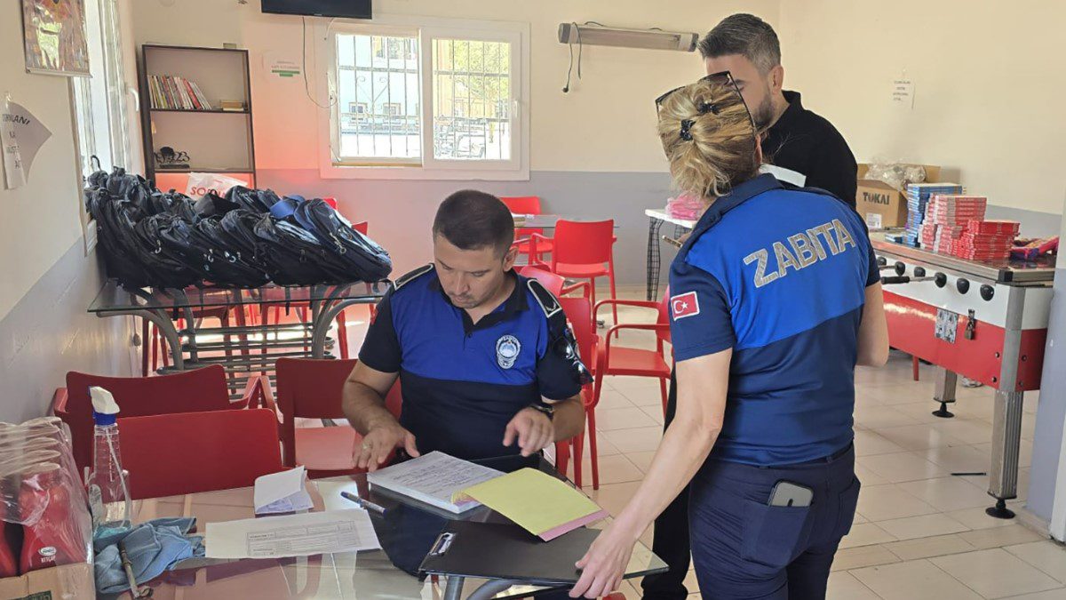 Çiğli’de okul kantinleri denetimleri sürüyor.