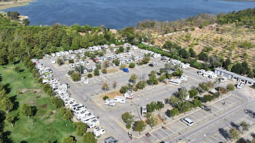 İzmir İnciraltı Tekne Karavan Parkı aylık fiyatı.