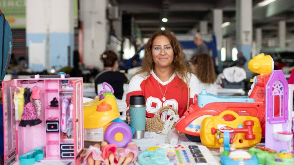 İzmir Büyükşehir Belediyesi'nin düzenlediği “İkinci El Pazarı” etkinliği büyük ilgi gördü. İkinci El Pazarı Bayraklı ve Konak'tan sonra Buca'da da açıldı. Bir sonraki pazar 5 Ekim'de Karabağlar'da olacak.