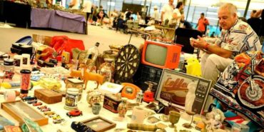 İzmir Karşıyaka 2. El Pazarı Bostanlı Pazar Yeri’nde açıldı.