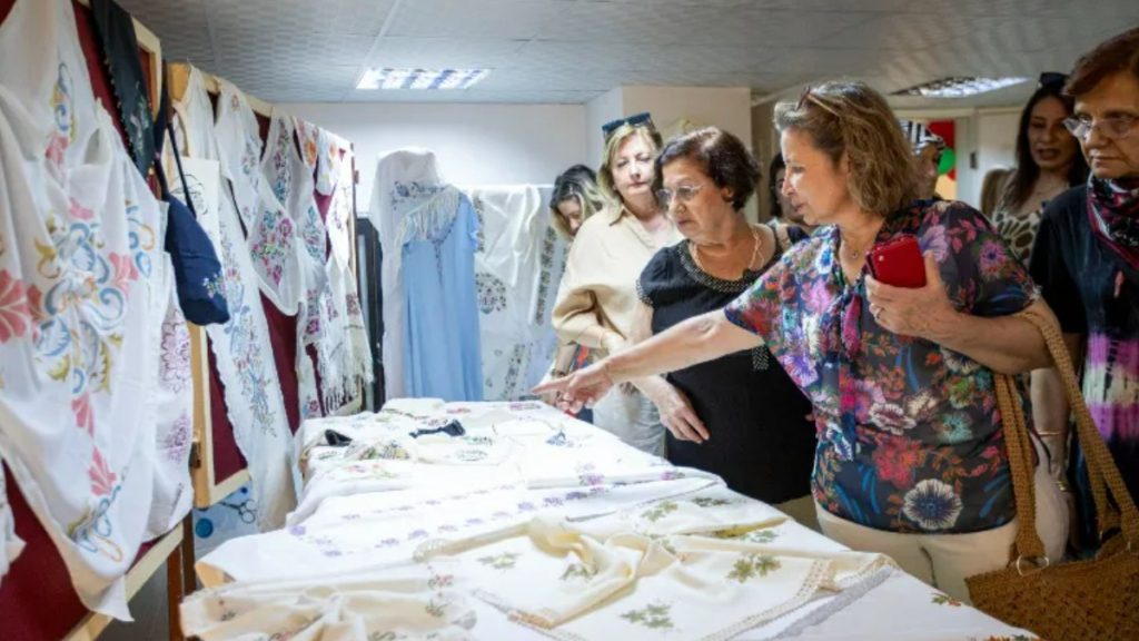 İzmir Karşıyaka Belediyesi mahalle merkezi kursları Ekim ayında başlıyor.