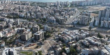 Karşıyaka’da trafik yoğunluğunu rahatlatmak için ulaşım yatırımı yapılıyor.