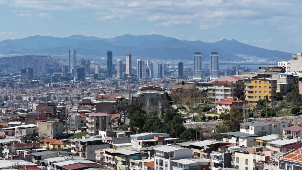 İzmir Bornova zemin araştırmasında 3 yılda 32 bin deney yapıldı ve 1375 sondaj kuyusu açıldı.