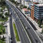 İzmir Aliağa’dan Bayındır’a, Karşıyaka’dan Buca’ya kentin 30 ilçesinde yollar yenilenmeye devam ediyor.
