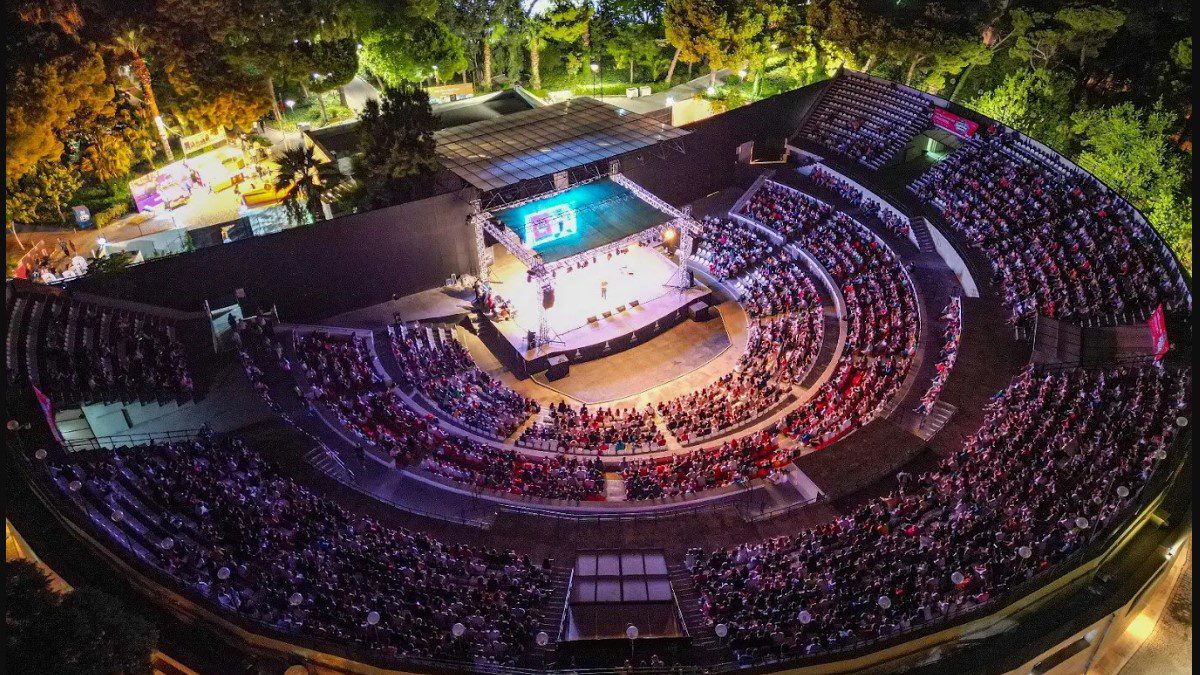 İzmir Ekim ayı konserleri 2025 takvimi belli oldu. İzmir kültür sanat etkinlikleri programı açıklandı.