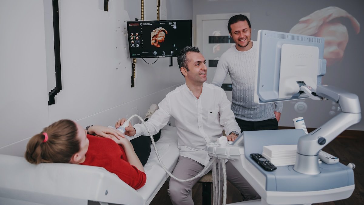 İzmir’in En İyi Kadın Doğum Doktoru: Op. Dr. Vedat Uluğ