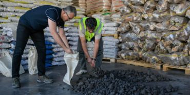 İzmir’de kömür satış yerleri denetlendi.
