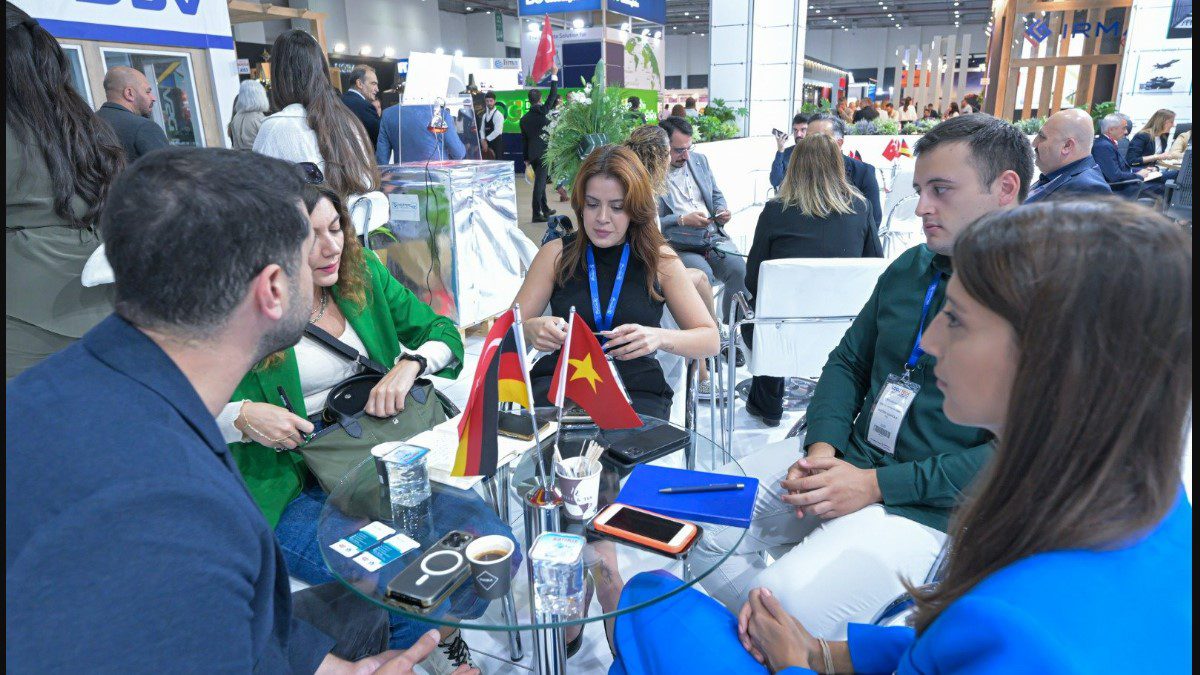 İzmir Logistech Fuarı 2025 adıyla da bilinen İzmir Lojistik, Depolama ve Teknolojileri Fuarı (LOGISTECH) Fuar İzmir’de kapılarını açtı.