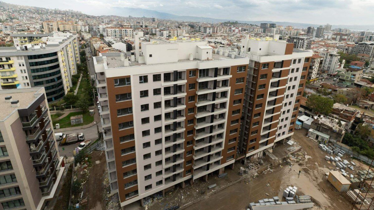 İzmir Karşıyaka Örnekköy Kentsel Dönüşüm Projesi 3, 4 ve 5’inci etaplardaki çalışmalar hız kazandı.