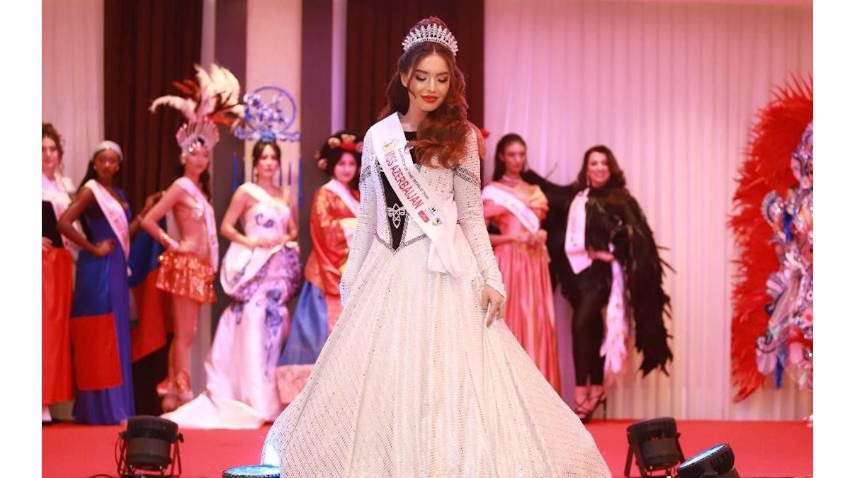 Serra Sultan Sayar, Miss Freedom of the World 2025 yarışmasında Grand Prix ödülünü kazandı ve “Dünya Güzeli” seçildi.
