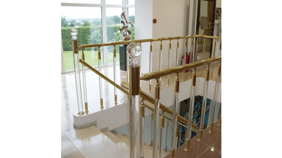 Pirinç Küpeşteler ile Merdivenlerin Zarafeti ve Fonksiyonelliği