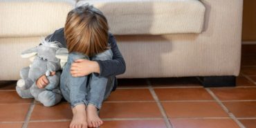 Çocukluk Travması Belirtileri Ne? Çocukluk Travması Nasıl Düzelir?