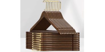 Toptan Ahşap Askı: Mağazalar İçin Şık ve Dayanıklı Askı Çözümleri