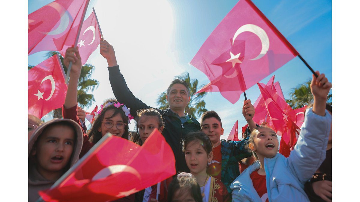 Aliağa’da 23 Nisan Çocuk Bayramı Coşkuyla Kutlandı