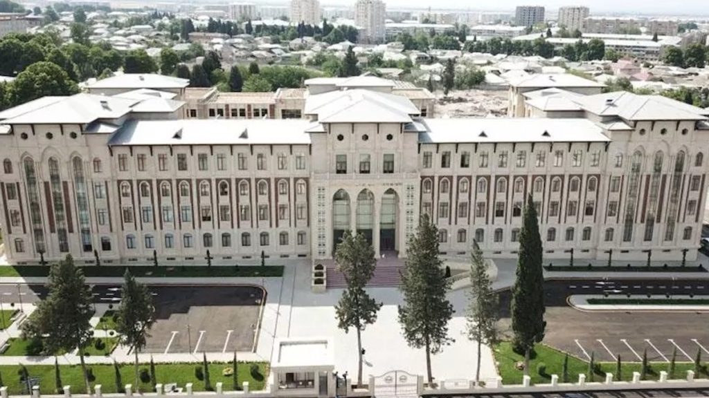 Azerbaycan Tıp Kayıt Süreci 2026: Yerleşme Koşulları ve İngilizce Eğitim