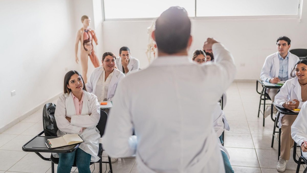 Azerbaycan Tıp Kayıt Süreci 2026: Yerleşme Koşulları ve İngilizce Eğitim