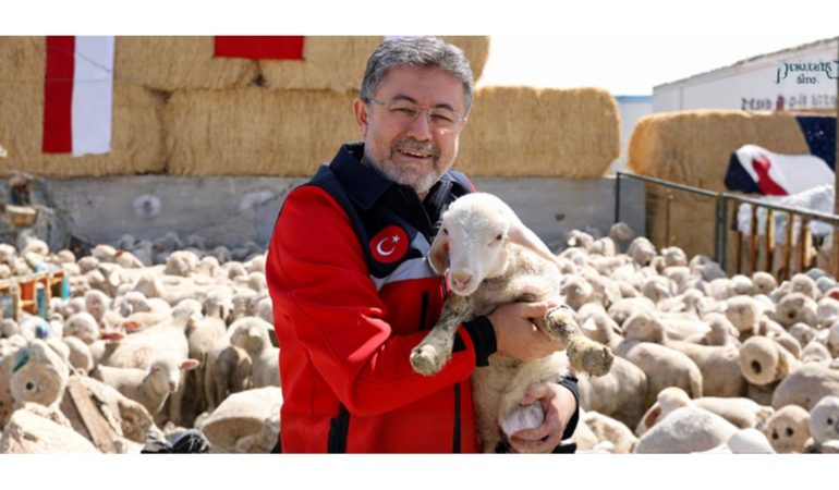 Bakan Yumaklı: “Kırsalda Bereket Küçükbaşa Destek Projesi’nde Yıllık 180 Bin Lira Destek Vereceğiz”