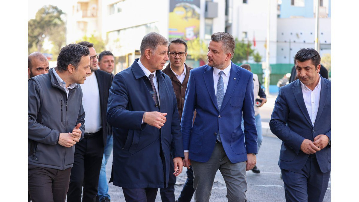 Buca’da Asfalt Seferberliği: Başkan Tugay ve Başkan Duman Sahada!