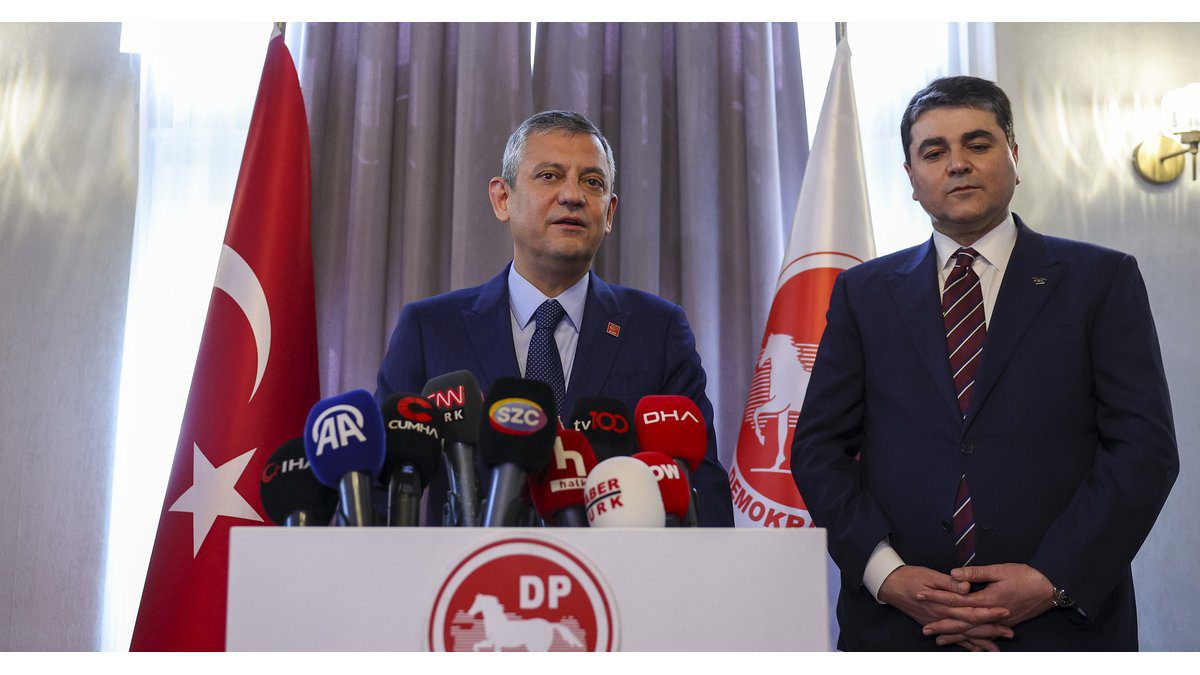 CHP Lideri Özgür Özel: “Ara Seçimden Kaçmak, Anayasayı İhlal Suçuyla Birlikte Siyasi bir Tükenmişliğin de İtirafıdır”